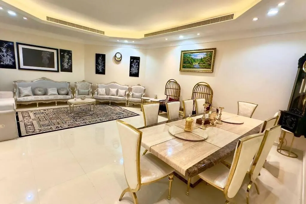 ヴィラ 4Bedrooms Luxurious Furnished Plus Big Majlis シャルジャ