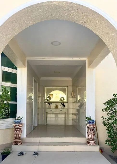 4Bedrooms Luxurious Furnished Plus Big Majlis シャルジャ